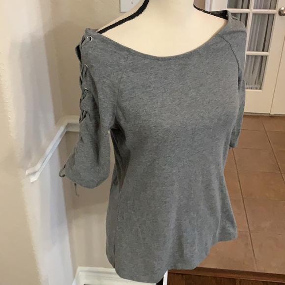 COPY - H&M gray top - Picture 5 of 17